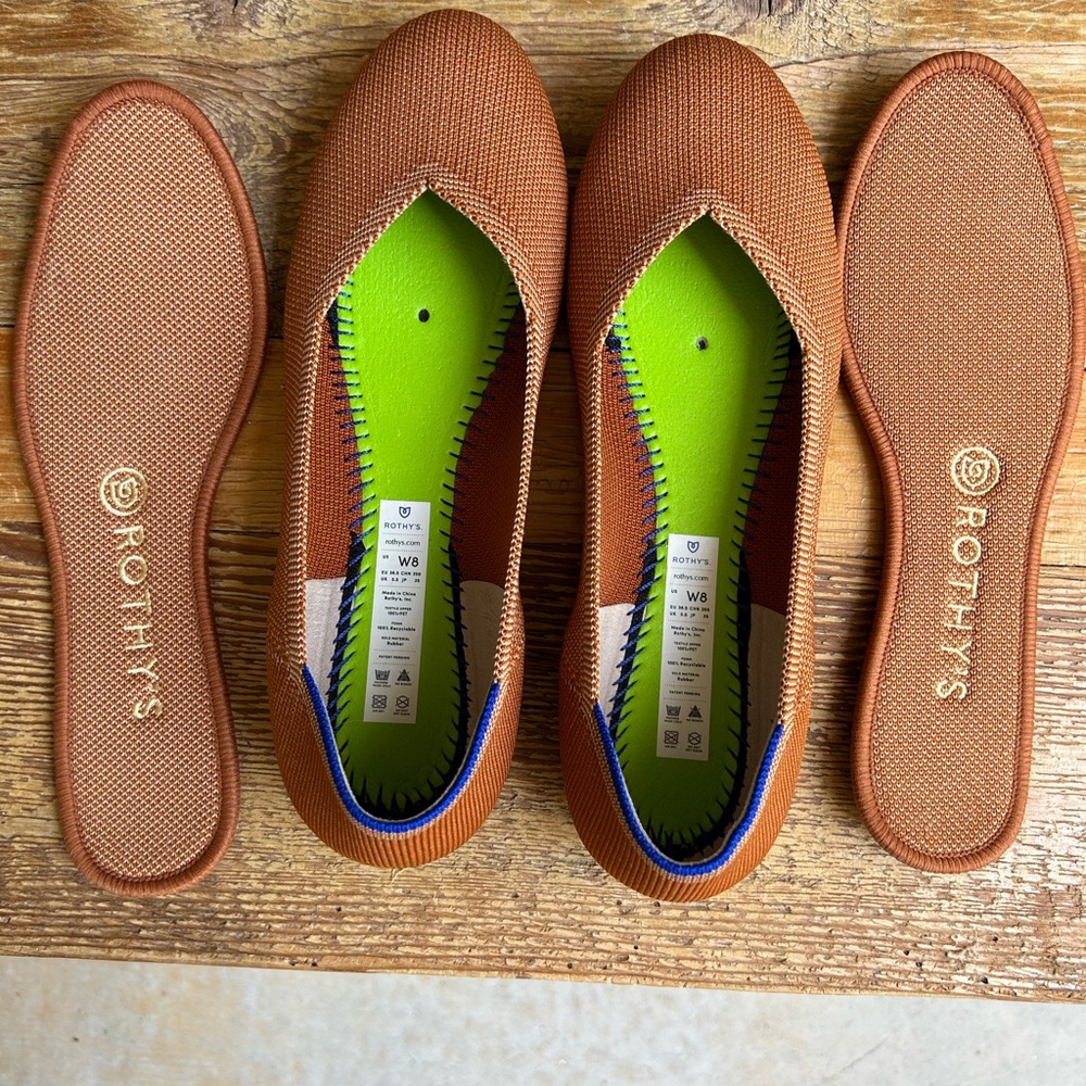 Rothys the Flat in Fawn 8 - Picture 2 of 5